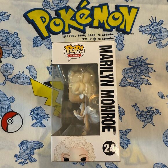 Funko Pop! Marilyn Monroe #24 White Dress - Picture 2 of 6